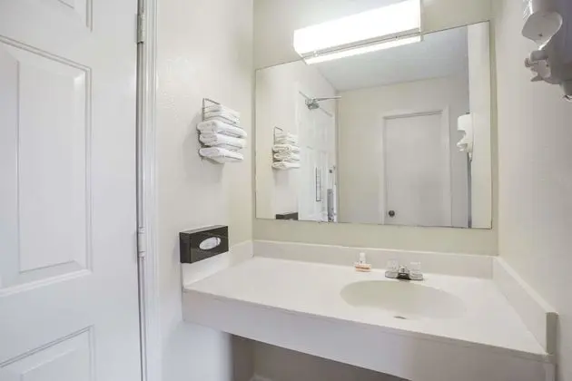 Tek Büyük Yataklı Oda, 2 Çift Kişilik Yatak