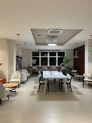 Oda, 1 En Büyük (King) Boy Yatak, Engellilere Uygun, Sigara İçilmez (Roll-In Shower)