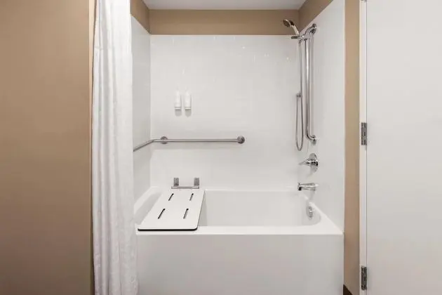 Engellilere uygun banyo