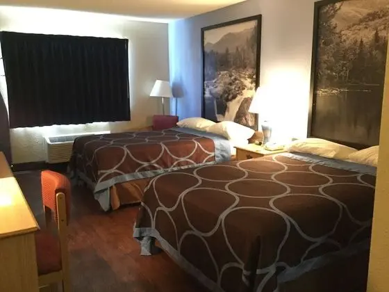 Tek Büyük Yataklı Oda, 2 Çift Kişilik Yatak