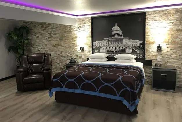 Standard Oda, 1 Büyük (Queen) Boy Yatak, Sigara İçilmez, Buzdolabı