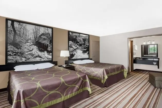 Oda, 2 Büyük (Queen) Boy Yatak