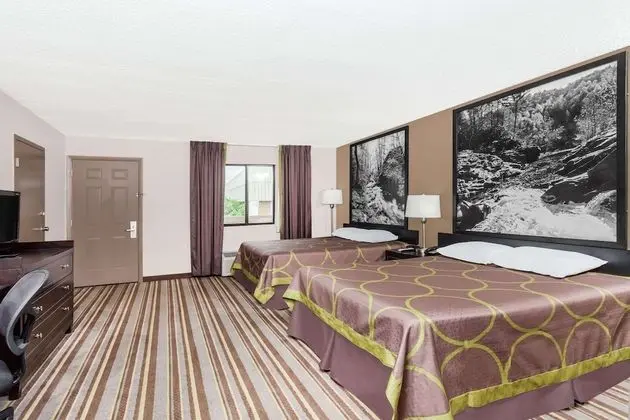 Oda, 2 Büyük (Queen) Boy Yatak