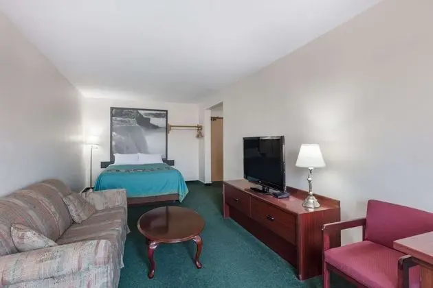 Süit, 1 En Büyük (King) Boy Yatak, Sigara İçilmez (Two-Room Suite)