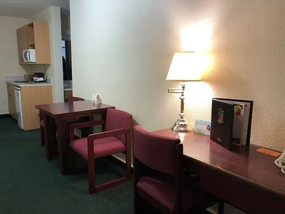 Süit, 1 En Büyük (King) Boy Yatak, Sigara İçilmez (Two-Room Suite)