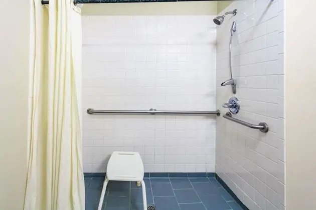 Oda, 1 En Büyük (King) Boy Yatak, Engellilere Uygun, Sigara İçilmez