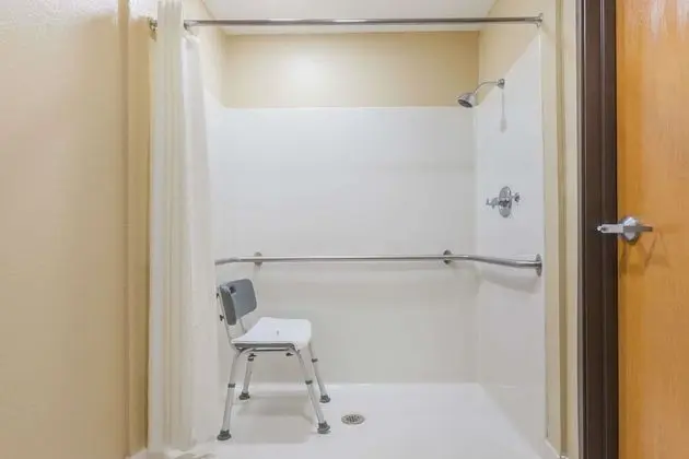 Oda, 1 En Büyük (King) Boy Yatak, Engellilere Uygun, Sigara İçilmez