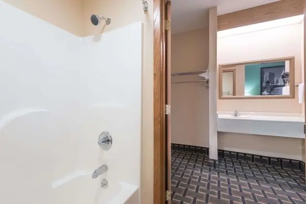 Oda, 2 Büyük (Queen) Boy Yatak, Sigara İçilmez