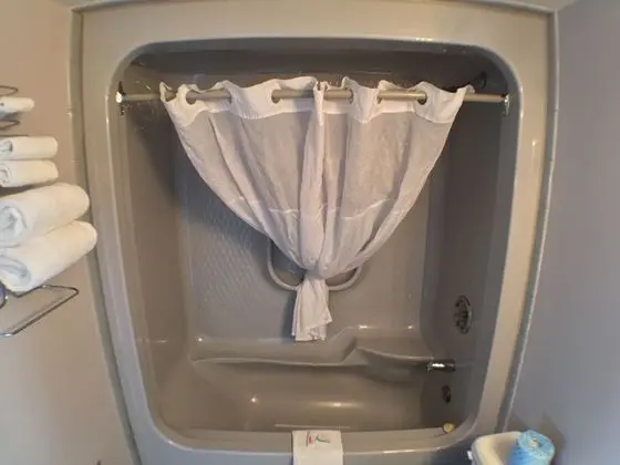 Tek Büyük Yataklı Oda, 2 Çift Kişilik Yatak