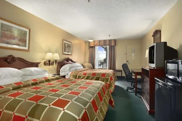 Standard Oda, 2 Büyük (Queen) Boy Yatak, Sigara İçilebilir