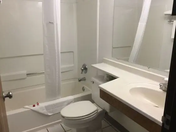 Tek Büyük Yataklı Oda, 2 Çift Kişilik Yatak