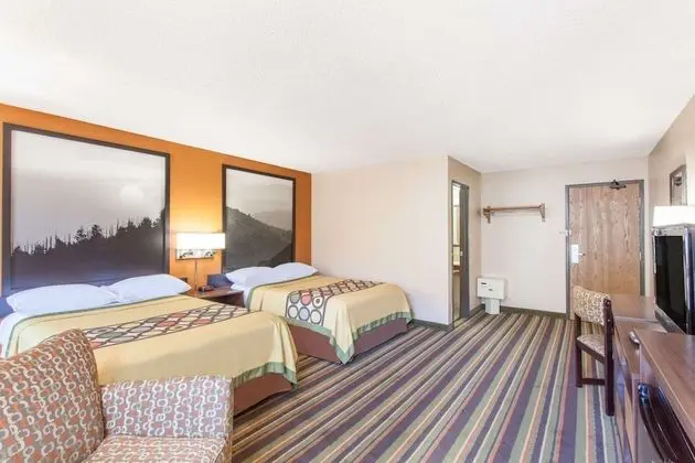 Oda, 2 Çift Kişilik Yatak, Sigara İçilebilir