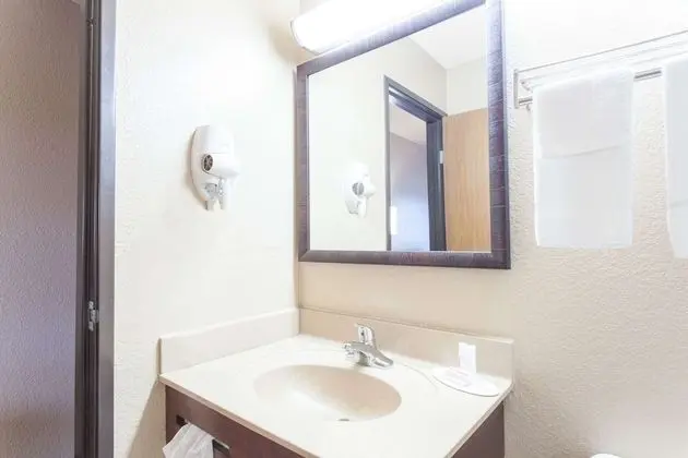 Oda, 2 Çift Kişilik Yatak, Sigara İçilebilir