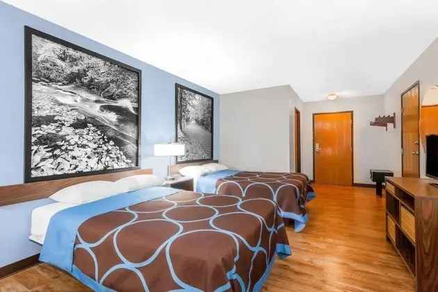 Tek Büyük Yataklı Oda, 2 Çift Kişilik Yatak