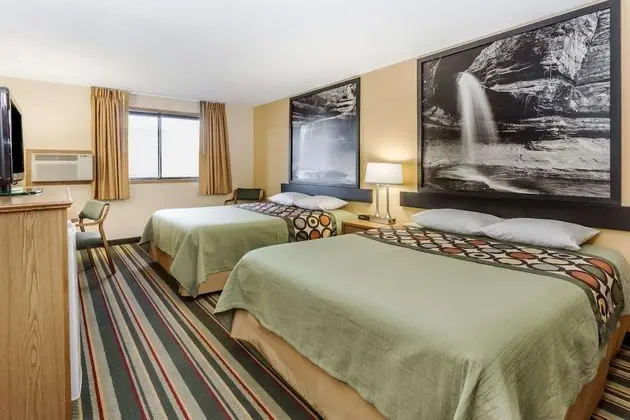 Süit, 2 Büyük (Queen) Boy Yatak, Sigara İçilmez (One-Bedroom Suite)