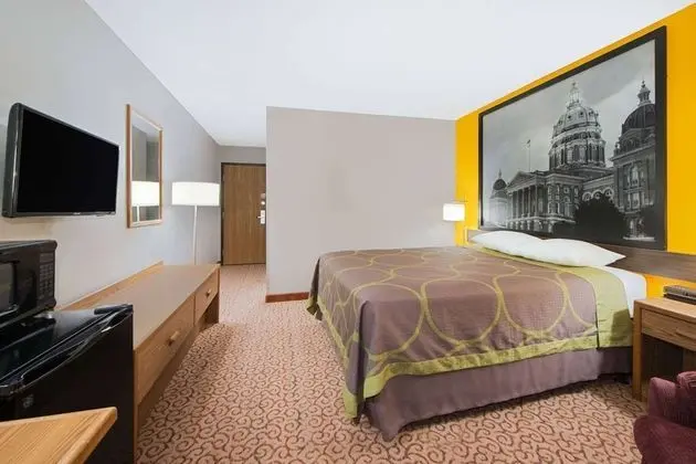 Oda, 1 Büyük (Queen) Boy Yatak, Sigara İçilmez (with Recliner)