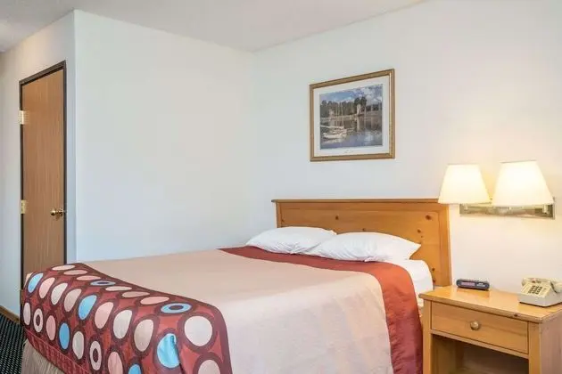 Oda, 1 Büyük (Queen) Boy Yatak, Sigara İçilmez, Buzdolabı (Upgraded)