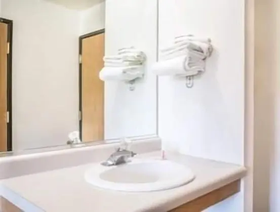 Oda, 1 Büyük (Queen) Boy Yatak, Sigara İçilmez, Buzdolabı (Upgraded)