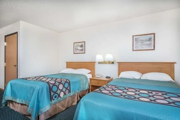 Oda, 2 Çift Kişilik Yatak, Sigara İçilmez, Buzdolabı