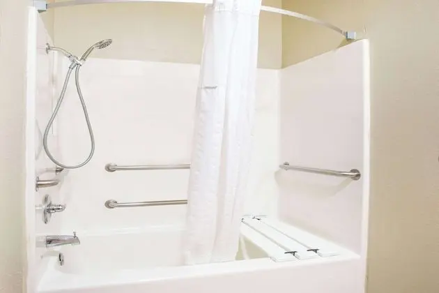 Standard Oda, 1 En Büyük (King) Boy Yatak, Engellilere Uygun, Sigara İçilmez (Hearing Accessible)