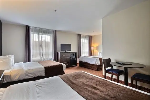 Oda, Sigara İçilmez (3 Queen beds)