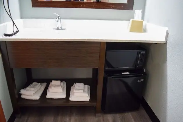 Tek Büyük Yataklı Oda, 2 Çift Kişilik Yatak