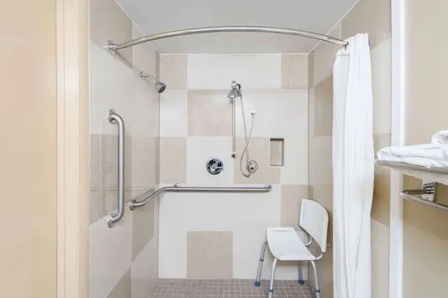Oda, 2 Çift Kişilik Yatak, Sigara İçilmez (Mobility Accessible)