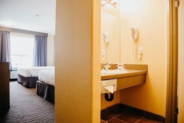Standard Room, 2 Queen Beds, Fridge, Non Smoking (no pets)