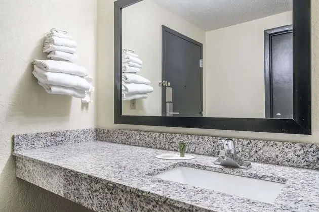 Oda, 1 Büyük (Queen) Boy Yatak