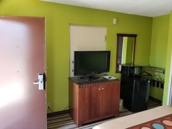 Oda, 1 Çift Kişilik Yatak, Sigara İçilmez