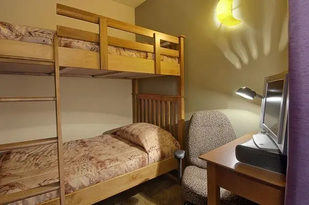 Süit, Sigara İçilmez (1 Queen with Bunk Beds)