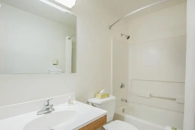 2 Queen Beds, Efficiency Suite, Non-Smoking