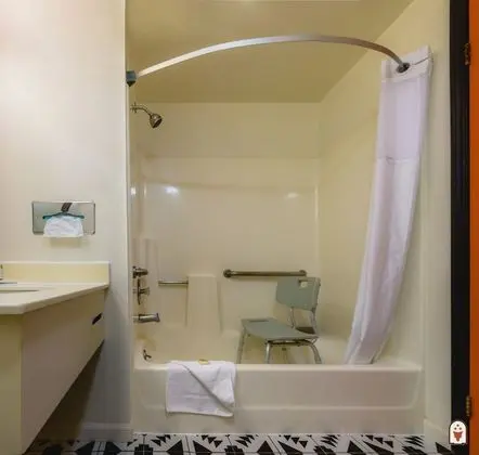 Oda, 2 Büyük (Queen) Boy Yatak, Engellilere Uygun (Handicap Accessible Double Queen Room)
