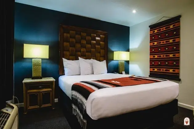 Standard Oda, 1 Büyük (Queen) Boy Yatak (Single Queen Room)