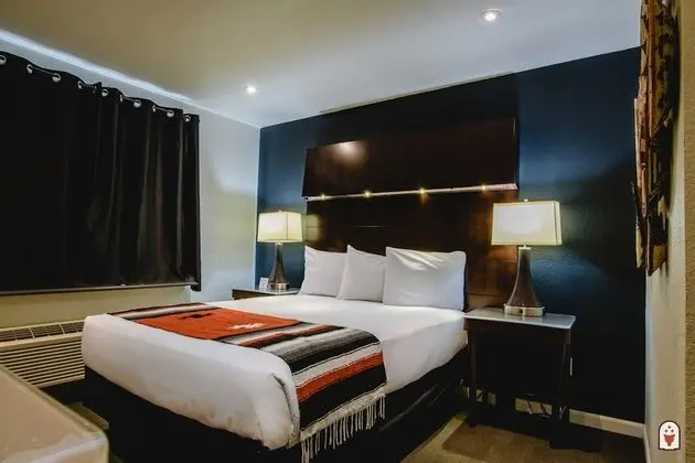Standard Oda, 1 Büyük (Queen) Boy Yatak (Single Queen Room)