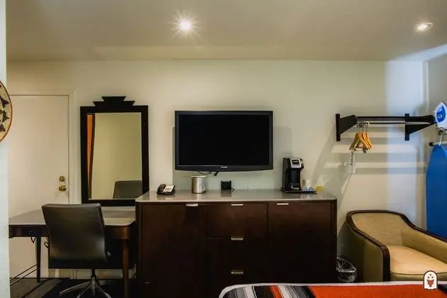 Standard Oda, 1 Büyük (Queen) Boy Yatak (Single Queen Room)