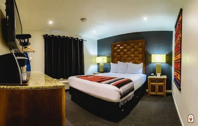 Standard Oda, 1 Büyük (Queen) Boy Yatak (Single Queen Room)