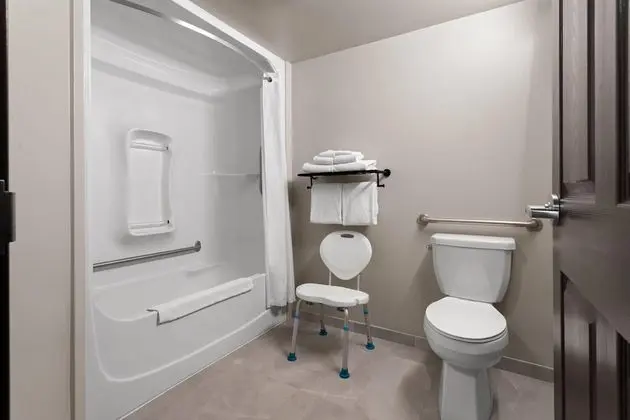 Engellilere uygun banyo