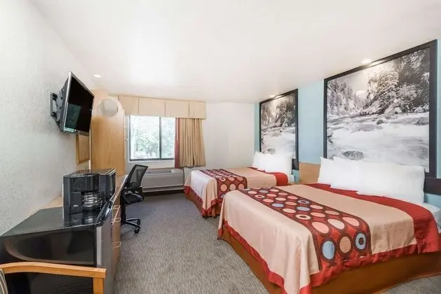 Tek Büyük Yataklı Oda, 2 Çift Kişilik Yatak