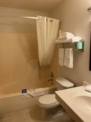 Tek Büyük Yataklı Oda, 2 Çift Kişilik Yatak