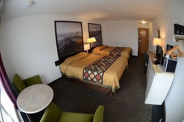 Deluxe Oda, 2 Büyük (Queen) Boy Yatak, Sigara İçilmez, Zemin Kat (Drive-Up/Pet Friendly)