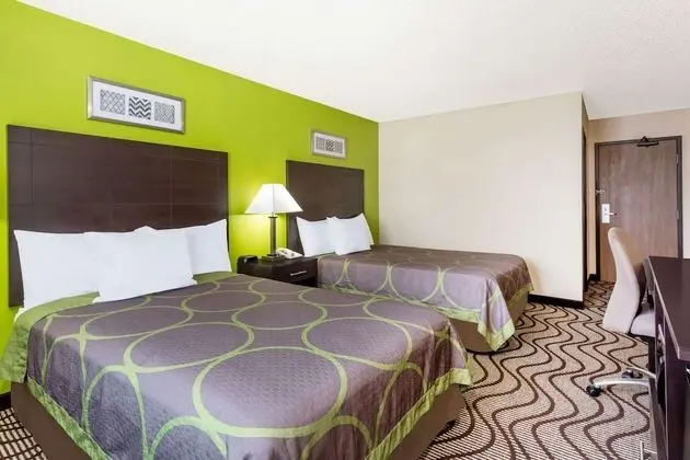 Tek Büyük Yataklı Oda, 2 Çift Kişilik Yatak