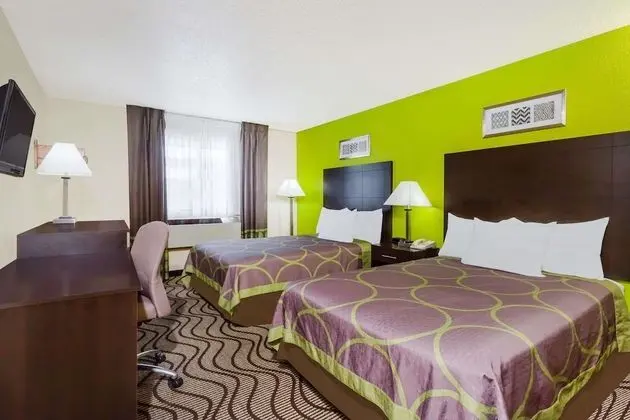 Tek Büyük Yataklı Oda, 2 Çift Kişilik Yatak