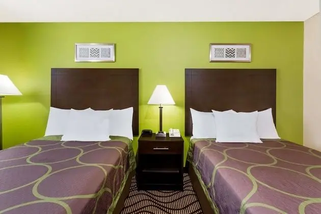 Tek Büyük Yataklı Oda, 2 Çift Kişilik Yatak