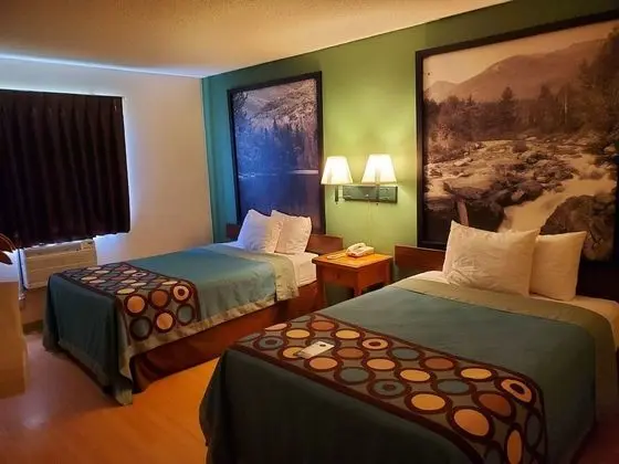 Tek Büyük Yataklı Oda, 2 Çift Kişilik Yatak