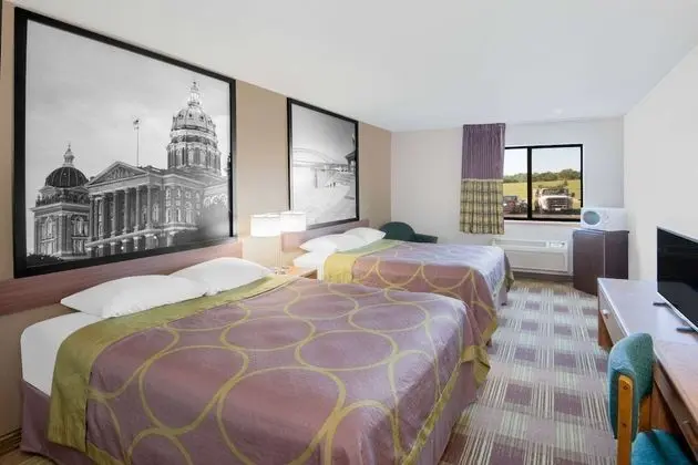 3 Queen Beds, Non-Smoking