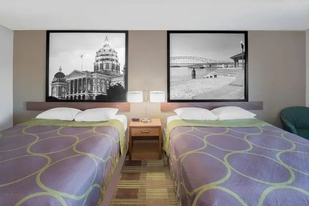 3 Queen Beds, Non-Smoking