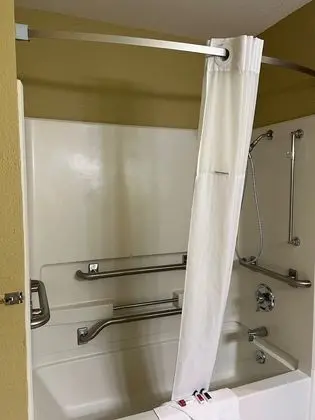 Standard Oda, 1 Büyük (Queen) Boy Yatak, Engellilere Uygun