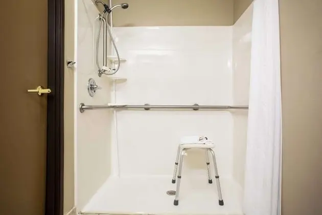 Oda, 1 En Büyük (King) Boy Yatak, Engellilere Uygun, Sigara İçilmez