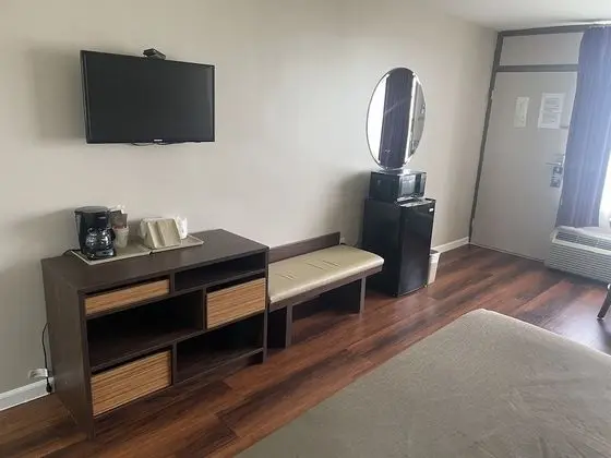 Standard Oda, 1 En Büyük (King) Boy Yatak, Engellilere Uygun, Sigara İçilmez (Mobility Accessible)